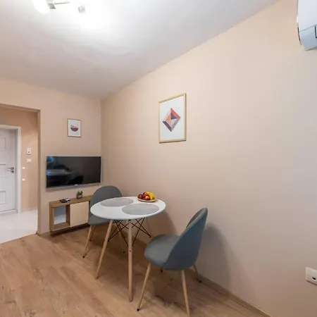 Apartment комфорт на метри от морската градина и центъра Varna